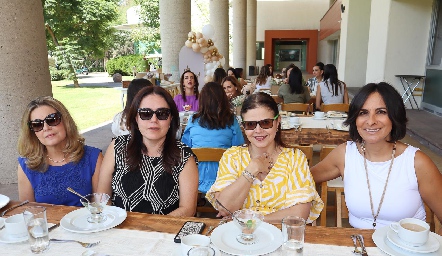  Eva Anaya, Pilar Pérez, Cecilia Ponce y Mari Carmen Galarza.