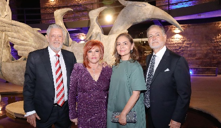  Víctor Rosas, Lety Serment, Guadalupe Ruiz y Genaro Ruiz.