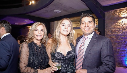  Elena Gaviño, Érika Elizalde y Gabriel Álvarez.