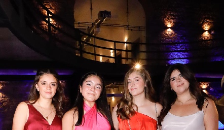  Vanesa Rosas, Alejandra Sanjuanero, Paulina y Clara Rosas.