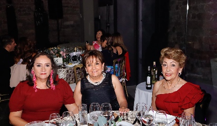  Lolita Alba, Rita Ladrón de Guevara y Pilar Aldunsin.