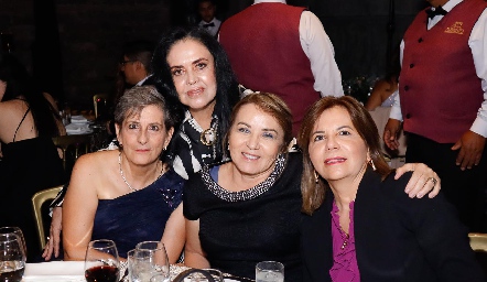  Beatriz, Ana María Abascal, Yuli Marin, Teté Castro y Laura Autrique.