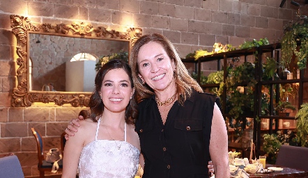  Lorena Córdova y Mónica Dorador.