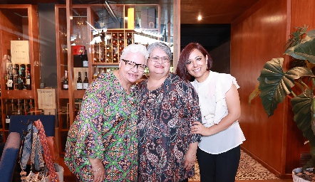  Karla Velasco, Rocío Méndez y Cheli Méndez.