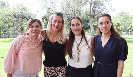  Lizet Lara, Tesi Toranzo, Adriana Dibildox y Vanesa Juárez (Club Pata de Elefante).