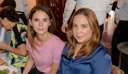  Fernanda Zárate y  Karina Ramírez.