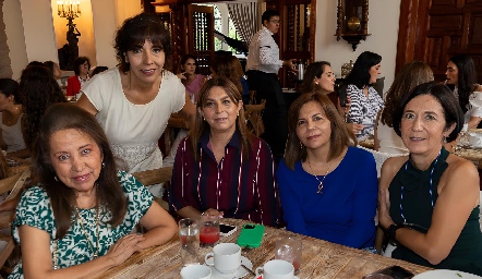  Nena Carrera, Bertha Delgado, Paty Juárez, Laura Autrique y Liova Goytortua.