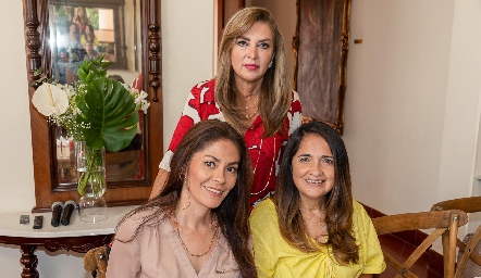  Yuli González, Cristina Mexicano y Eve Cortés.