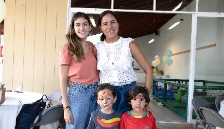  Patricia Gómez, Saide Chevaile, Alonso y David.