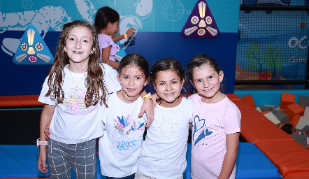  Miranda Calvillo, Regina Jaimes, Lorenza Lafuente y Valentina Cantú.