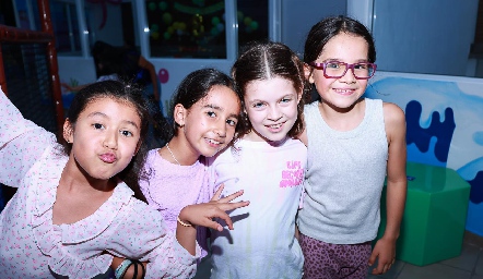  Renata Díaz, Fernanda Torres, Regina y Macarena Rebolledo.