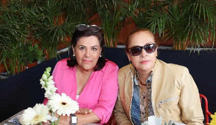  Maga y Marcela Montemayor.