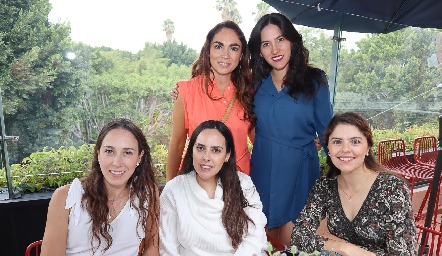  Mari Carmen Mejía, Claudia Díaz de León, Begoña Del Valle, Lucía Escalante y Claudia Miranda.