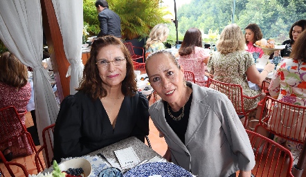  Mayú Cadena y Marcela Suárez.