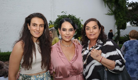  Fernanda Saiz, Marily de Tobías y Adriana Díaz Infante.