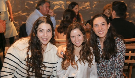  Ángela Gallardo, Ilse Gil y Valeria Rangel.