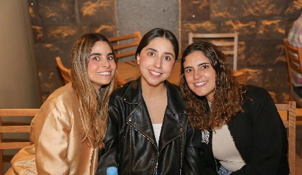  Rocío de la Vega, Andrea de la Torre y Dolores Gómez.