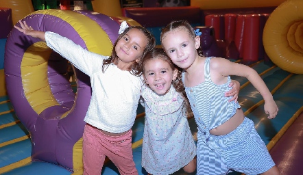  Roberta Enríquez, Luisa Rodríguez y Emma Ramos.