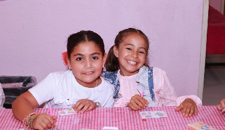  Natalia Briseño y Mariel Martinez.