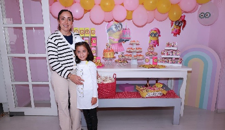 Amparo Gordillo con su hija Mariana Rubio.