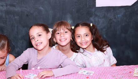  Regina Ugalde, Leyre Gallegos y Bárbara López.