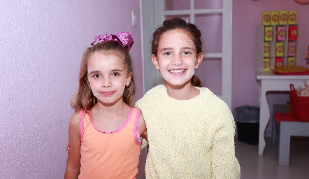  Elena Reverte y Valeria Cortés.