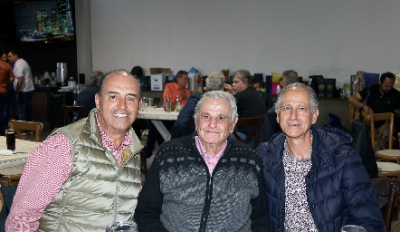  Fernando Pérez, Manuel Abad y Víctor Medlich .