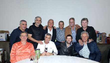  Antonio, Carlos, Tatis Abud, Alfredo, Daniel Dauajare, Juan Carlos Valladares, Carlos Abud, Víctor Tame,  Mauricio Güemes y Elías Dip.