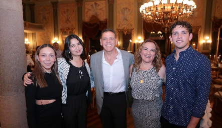  Regina Quiroz, Carolina González, Mario González, Laura Vargas y Mario González.