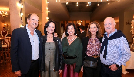  Ricardo Gómez, Carmela Torre, Claudia Balbontín, Pilar Martínez y Alejandro Hernández.