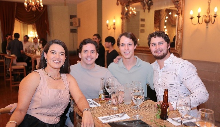  Regina González, Pato Rueda, Jorge Del Valle y Enrique Dávila.