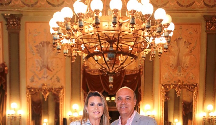  Bertha Barragán y Roberto Alcalde.