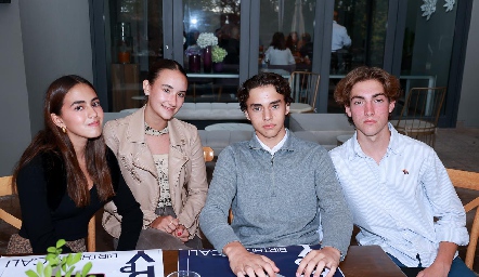  Loretta Castanedo, Isabela Vázquez, Santiago Torre y Mauricio Pizzuto.