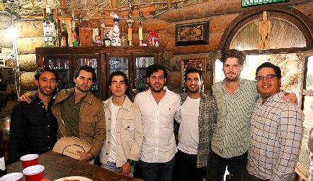  José  Ascanio, Fede Alcalde, Santi Sánchez, Jaime Ascanio, Elías Navarro, Andrés Bárcena y Alejandro Aguillón.