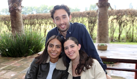  Ximena Anaya, José Ascanio y Vanessa Correa.