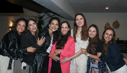  Isabela Torres, Adri Estrada, Clau Estrada, Alynn Ruiz, Anasty Cano, Nallely Maya y Fer Franco.