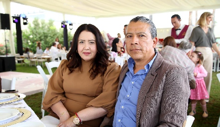  Claudia y José.