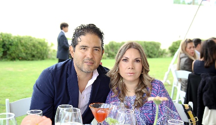  Juan Carlos Alderete y Pamela Acosta.