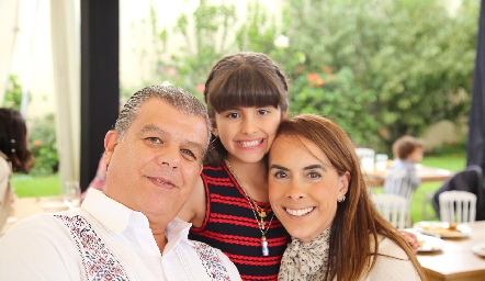  Luis Arturo Estrada, Fernanda de Alba e Ilenia Rodríguez.