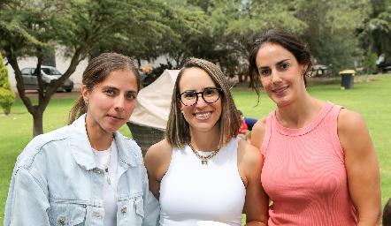  María José Torrescano, Úrsula Ortuño y Lourdes Ortiz.