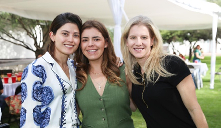  Mariana Ishima, Jéssica Ferretiz y Lizeth.