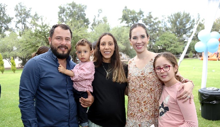  Carlos González, Carlos, Montse Salazar, Sofía Siller y Sofía Zarzosa.