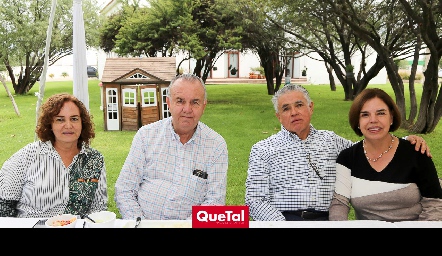  Pilar Mora, Francisco Castañón, Francisco Ferretiz y Tere Medina, abuelos de los cumpleañeros.