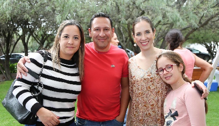  Lidia, John, Sofía Siller y Sofía Zarzosa.