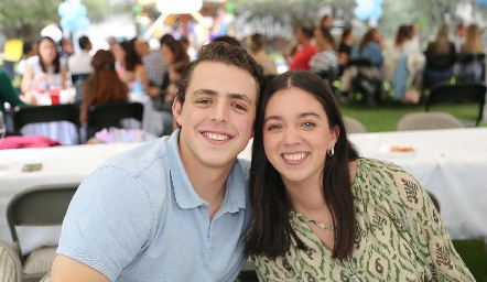  Rodrigo Ferretiz y Geraldine Perales.