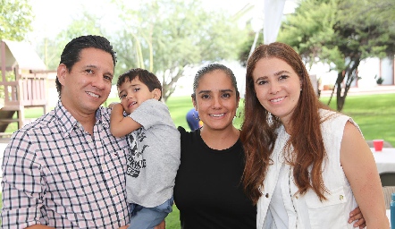  Juan Carlos Cisneros, Fernando Cisneros, Montserrat Castañón y Pilar Castañón.