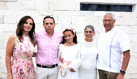  Loary Cabrera, Fernando Cabrera, Ana Victoria Pedroza, Laura García y José Treviño.