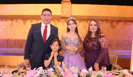  Ricardo Daniel Centeno, Daniela Centeno, Valeria Centeno y Patricia González.