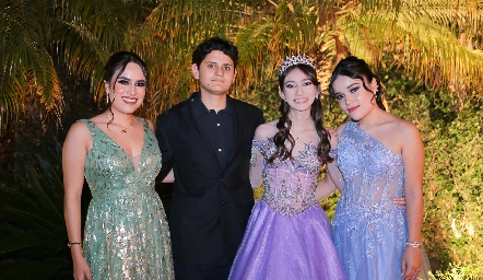  Karina Arlette Negrete, Juan Pablo Trejo, Valeria Centeno y Mariana Negrete.