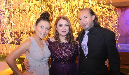  Lizeth Barrón, Patricia González y Jorge Martínez.